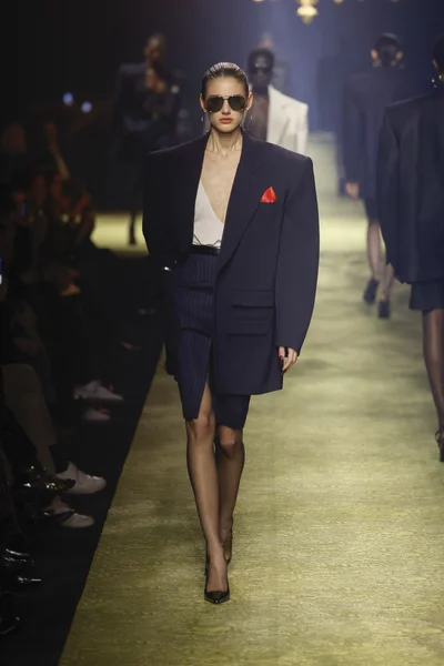 Look 5